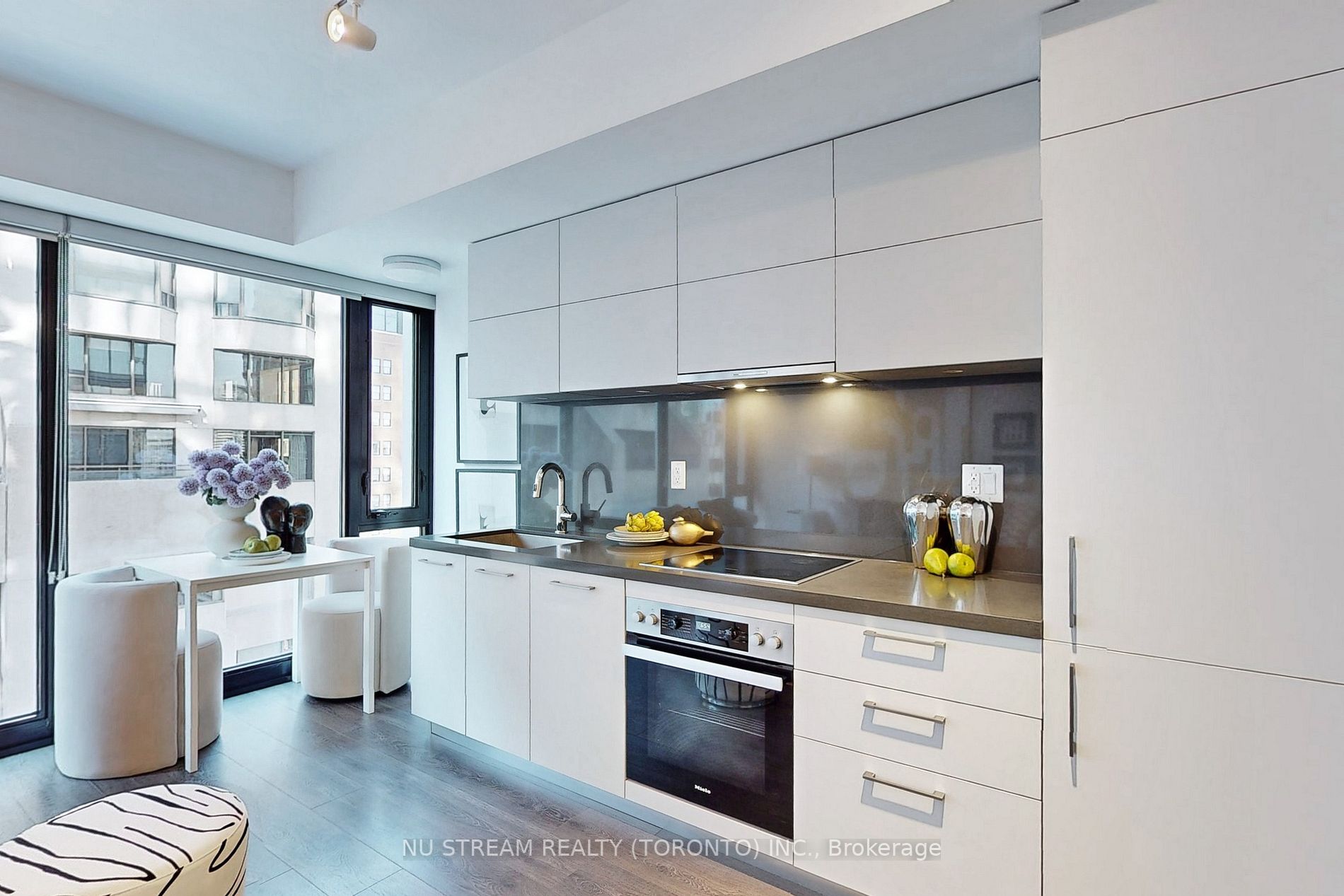 188 Cumberland St, #1408