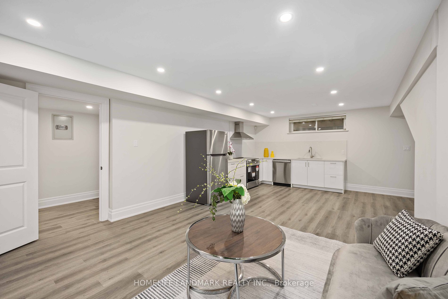 4 Acton Ave