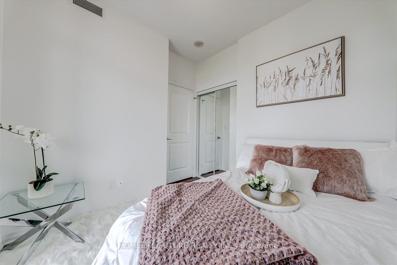 30 Herons Hill Way, #1802