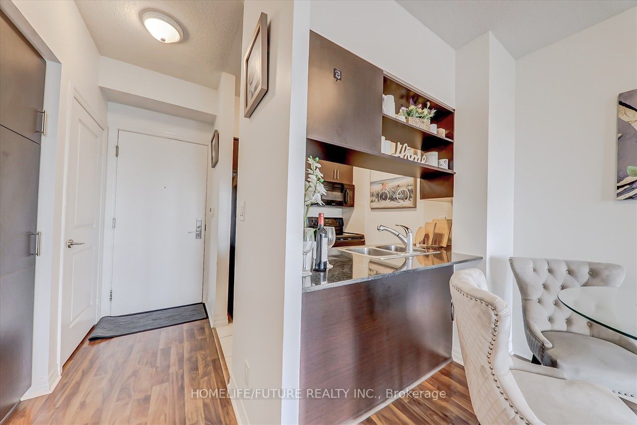 30 Herons Hill Way, #1802