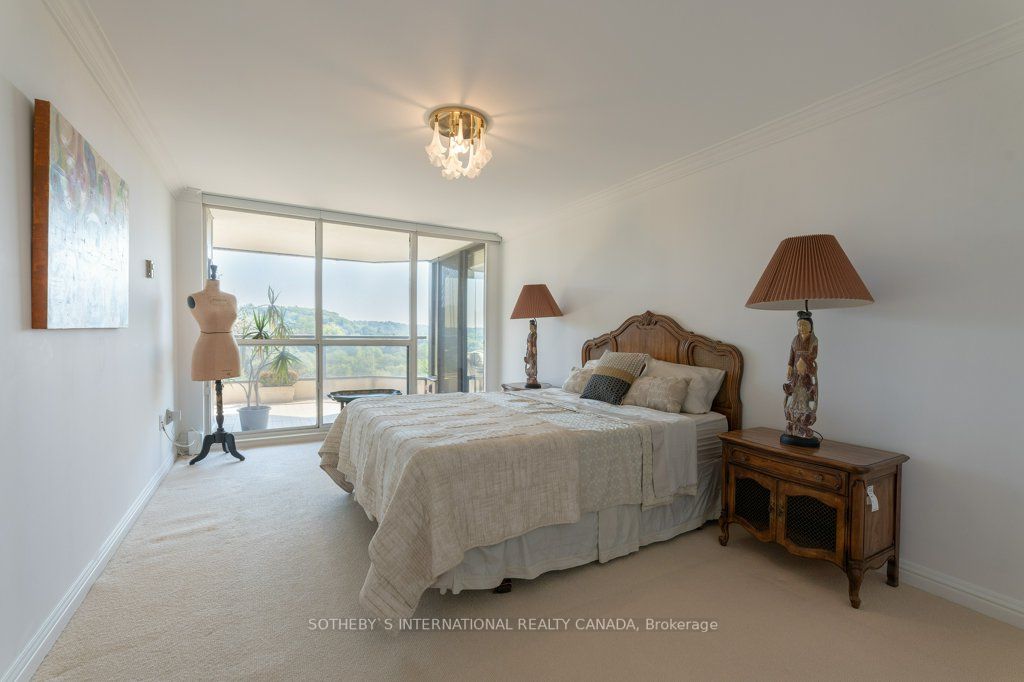 3900 Yonge St, #702