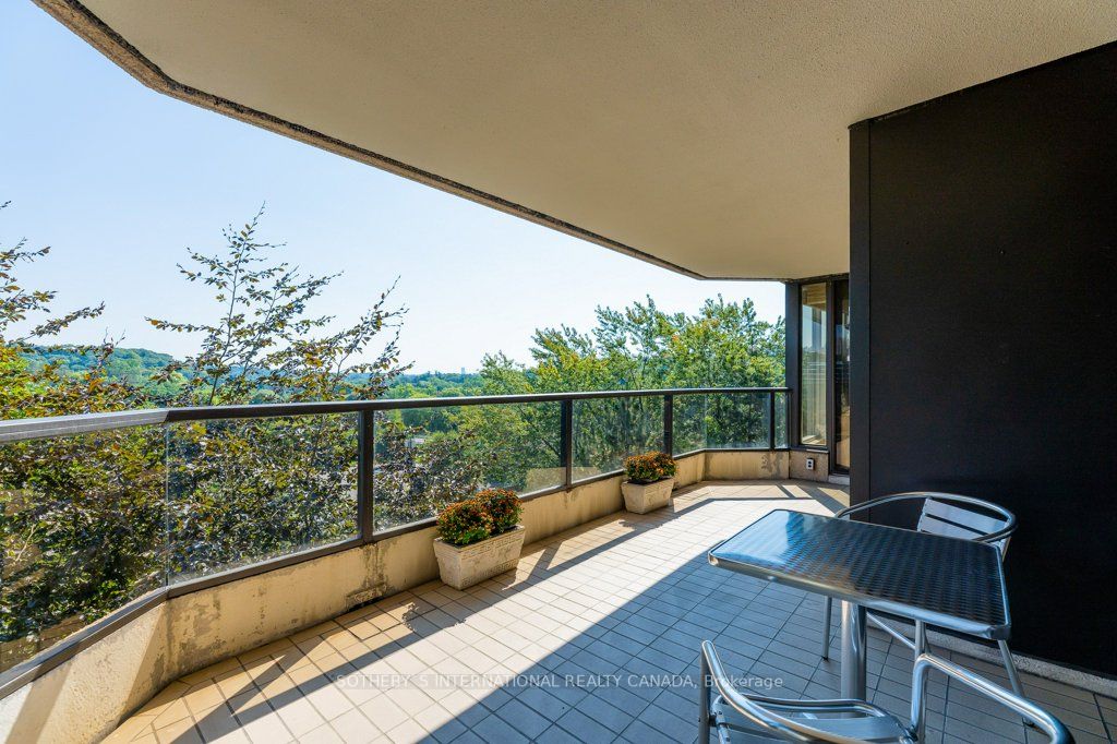 3900 Yonge St, #702