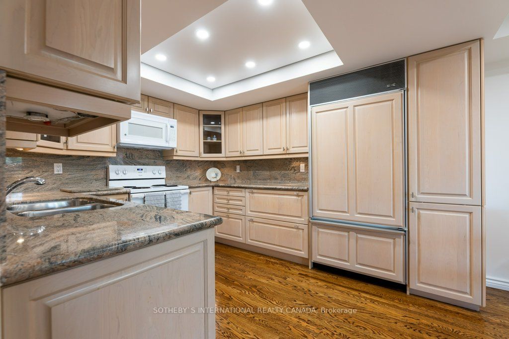 3900 Yonge St, #702