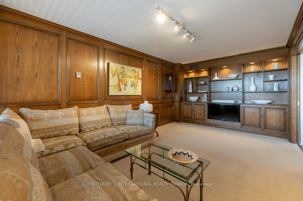 3900 Yonge St, #702