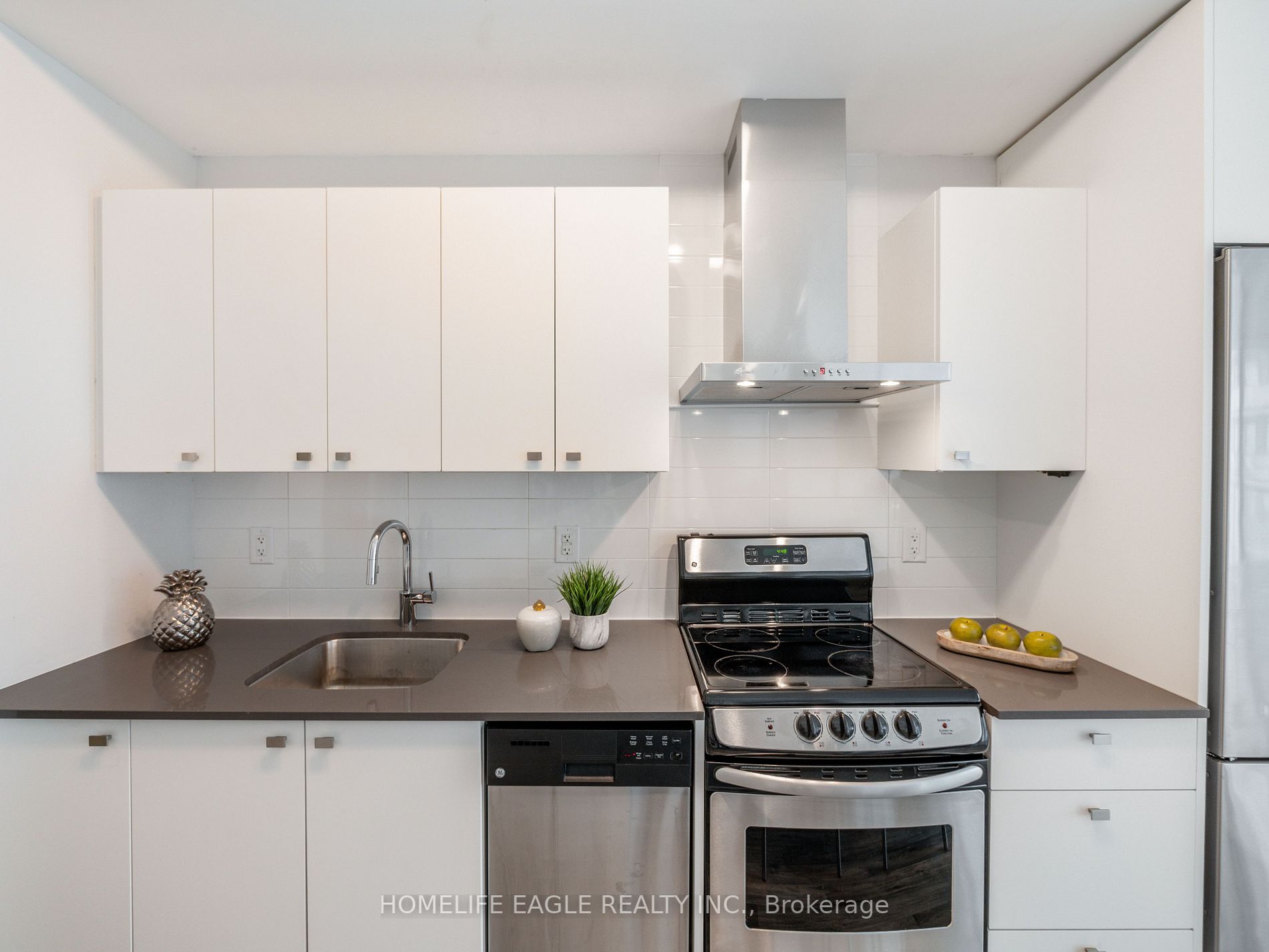 51 East Liberty St, #706