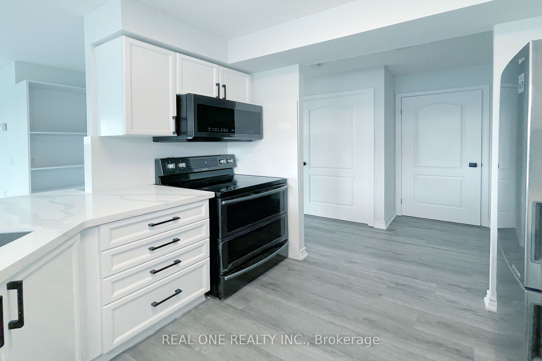 890 Sheppard Ave W, #602