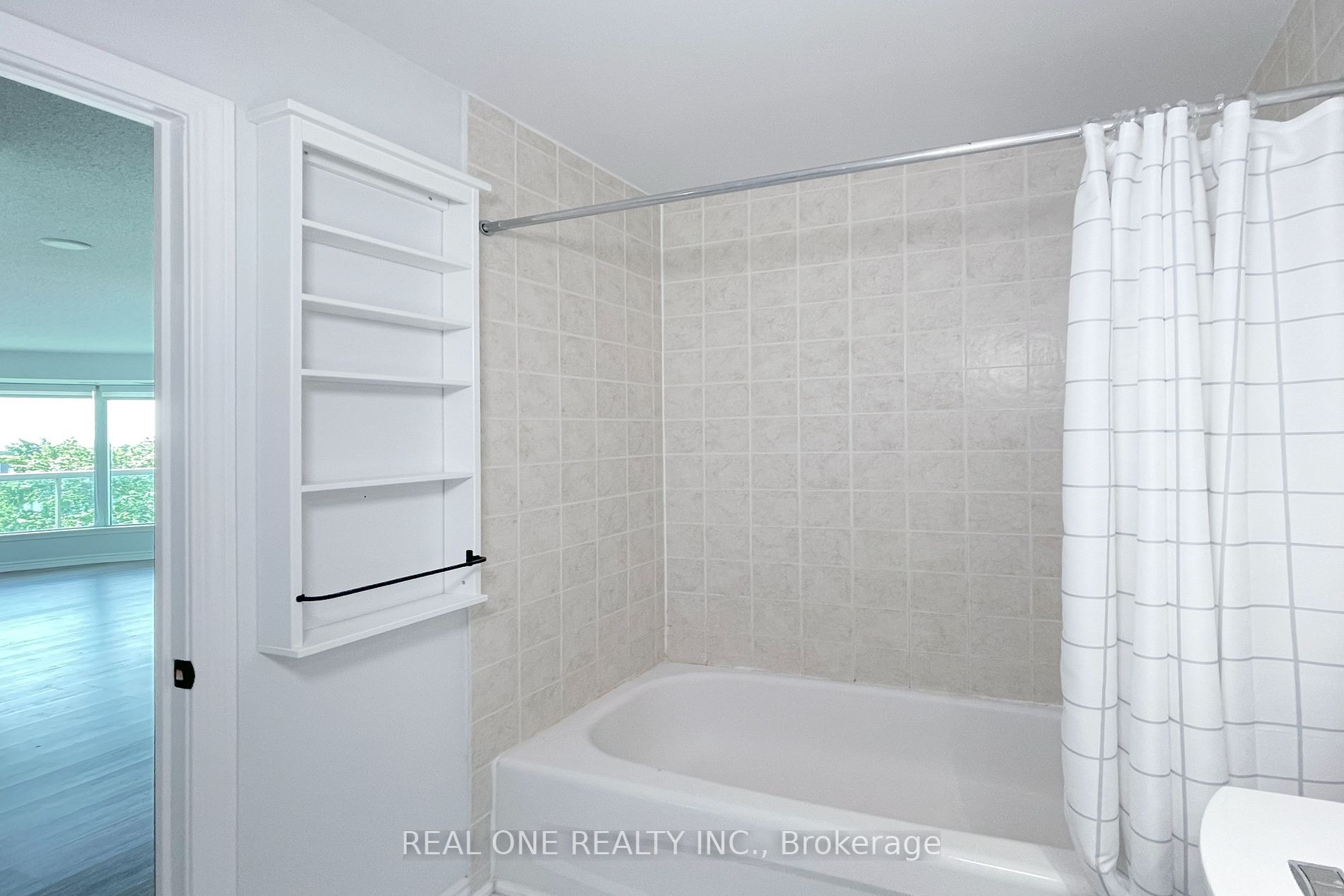 890 Sheppard Ave W, #602