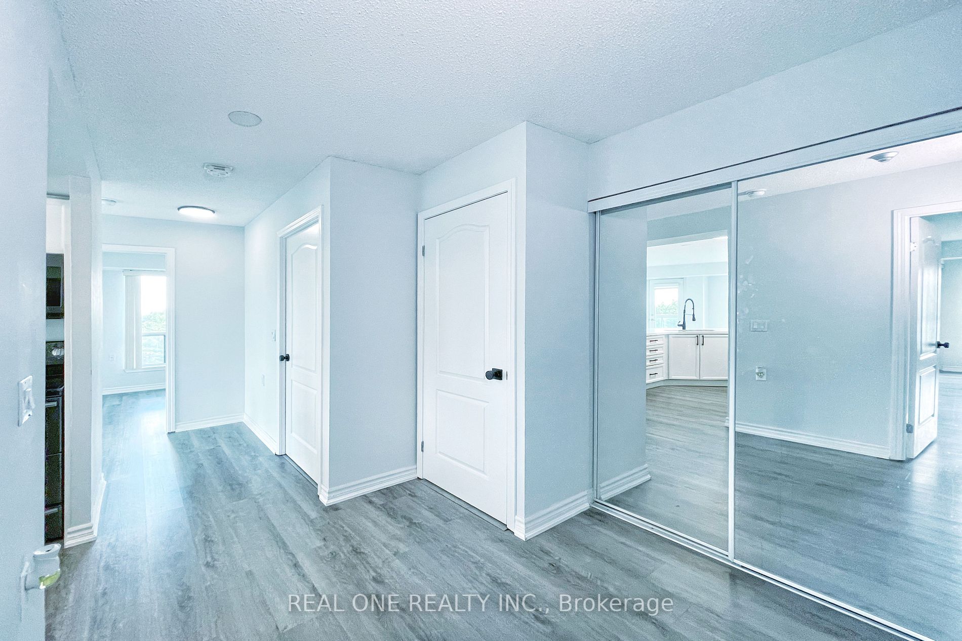 890 Sheppard Ave W, #602