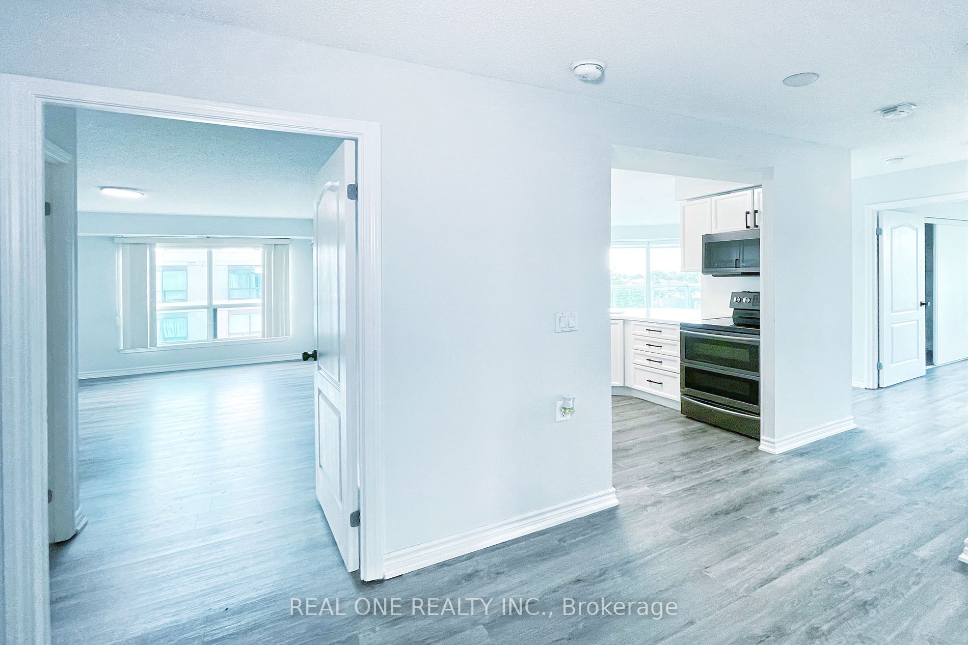 890 Sheppard Ave W, #602