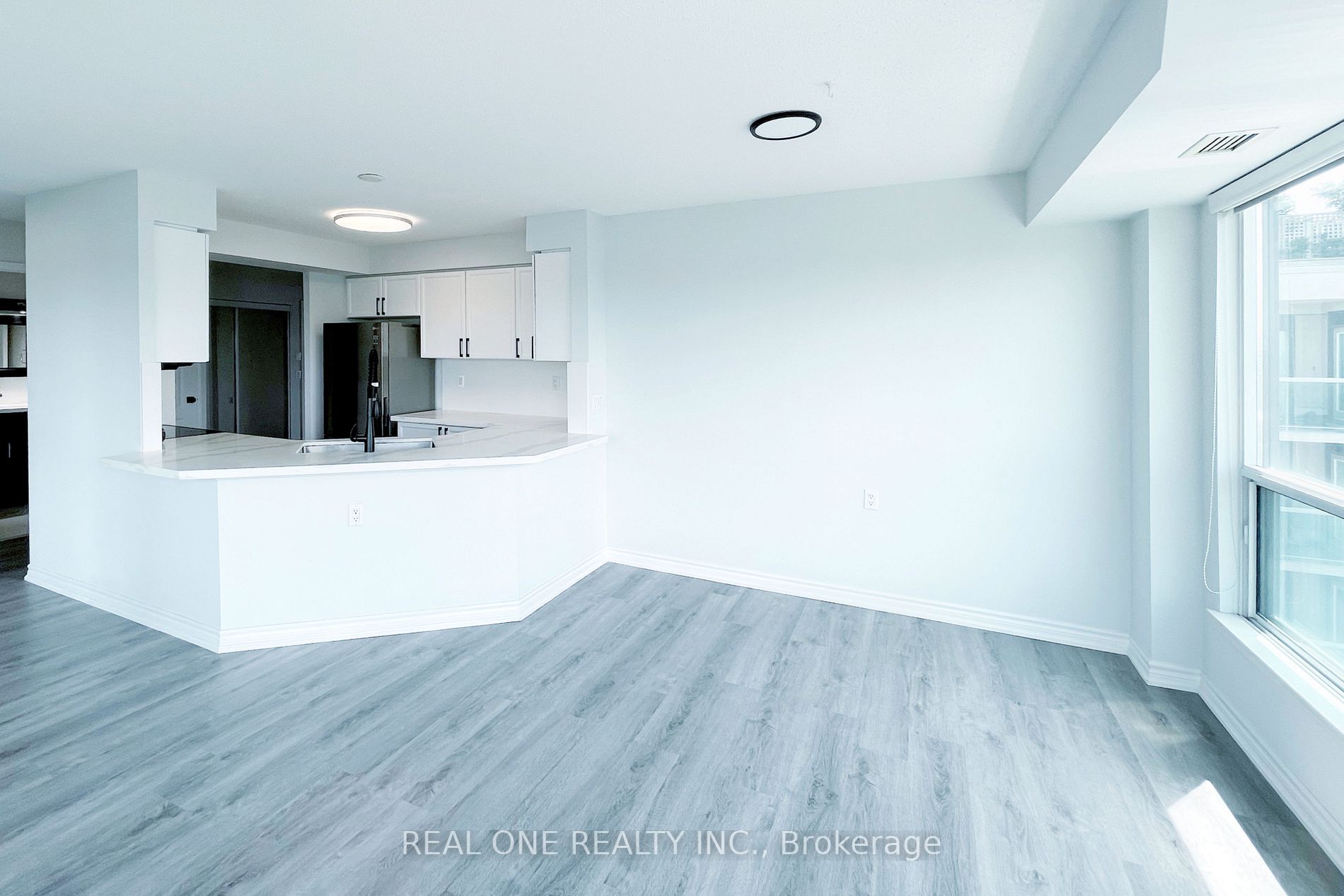 890 Sheppard Ave W, #602