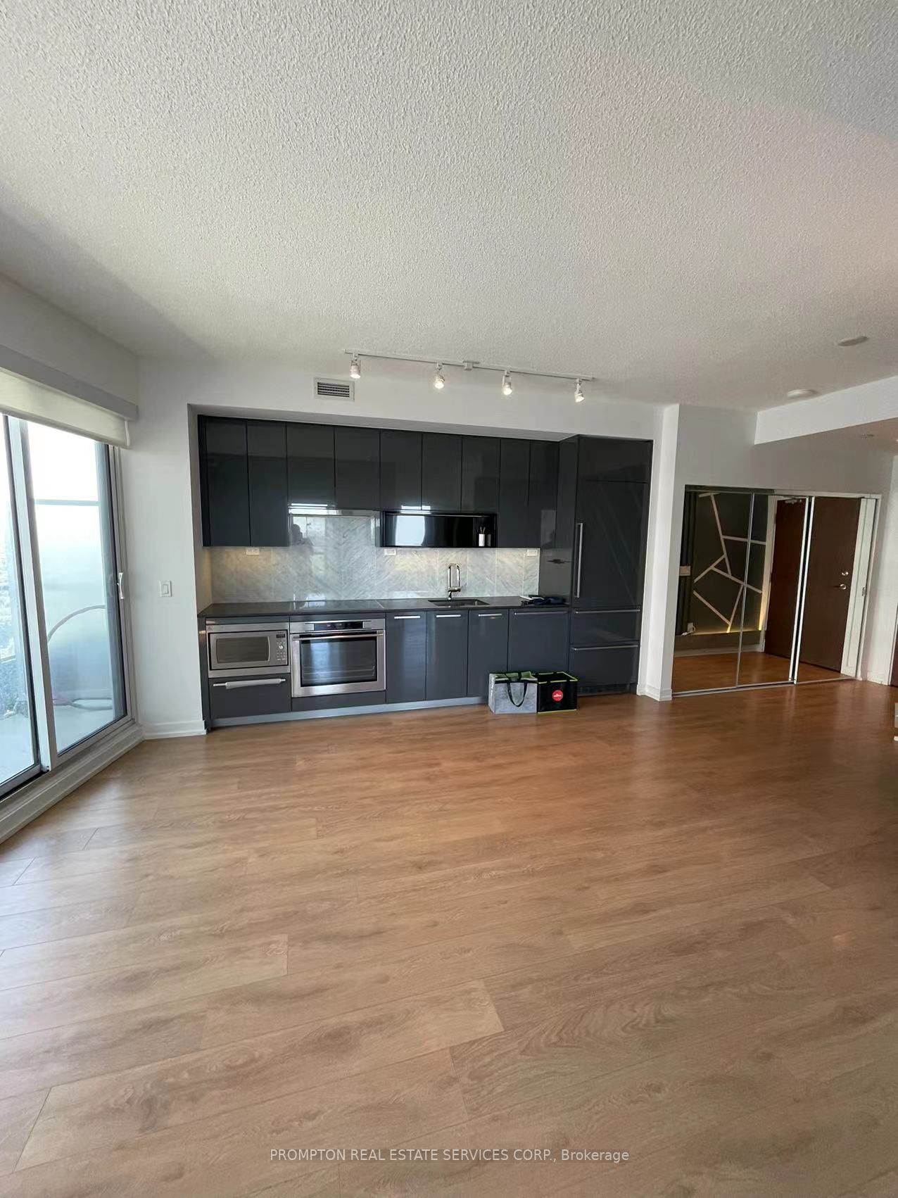 115 Mcmahon Dr, #3305