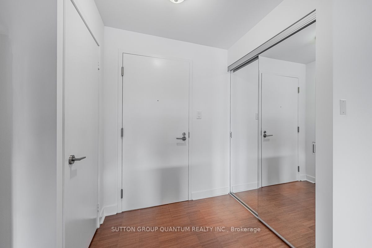 1169 Queen St W, #203