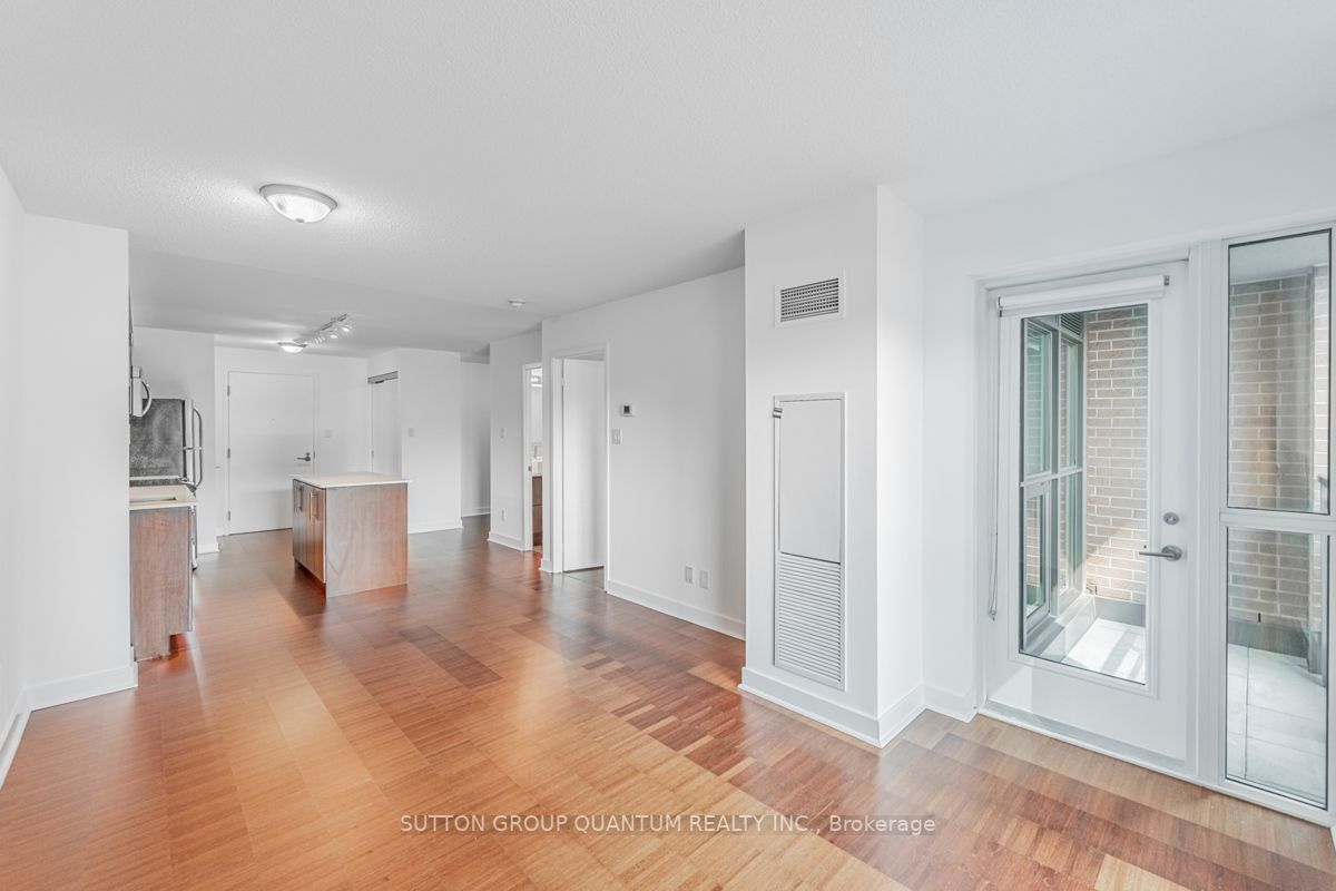 1169 Queen St W, #203