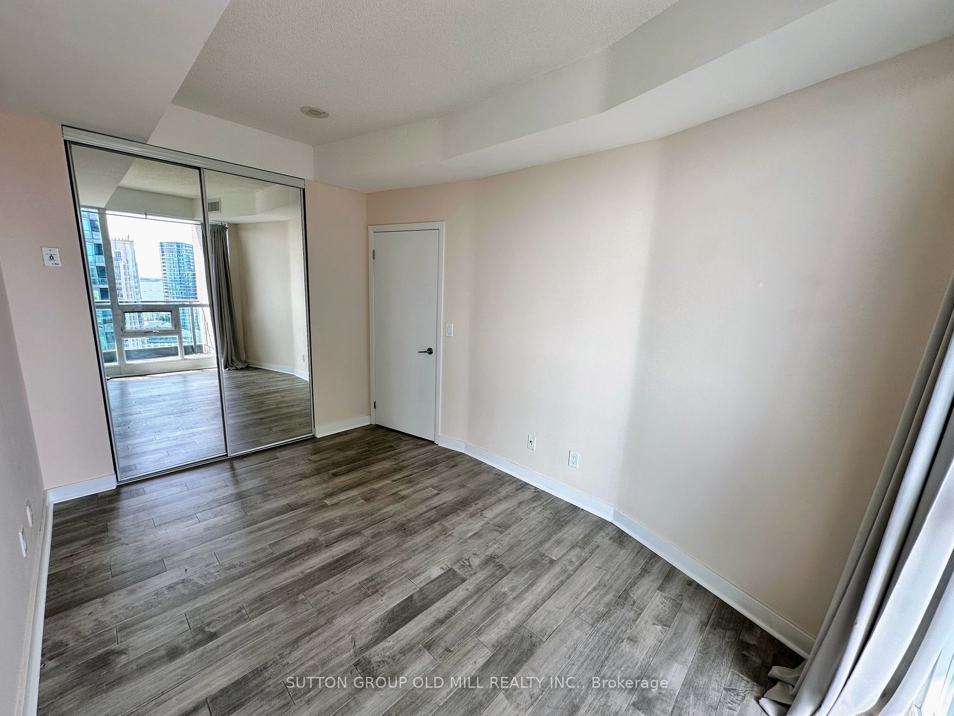 219 Fort York Blvd, #2605