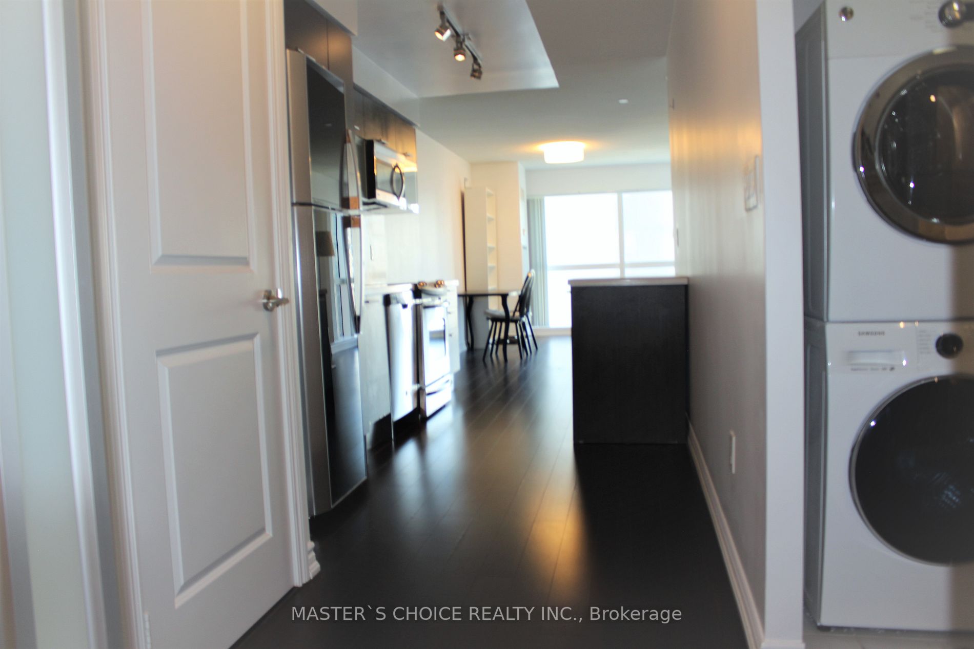 386 Yonge St, #901