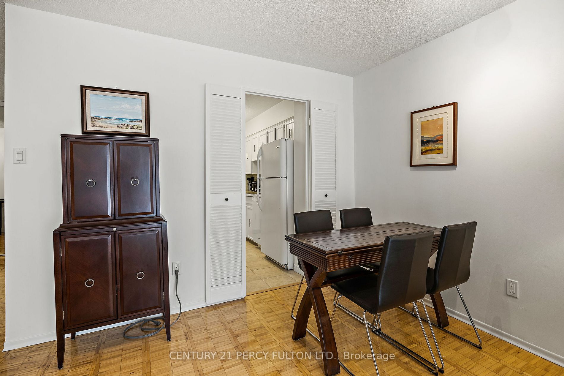 22 Shallmar Blvd, #605