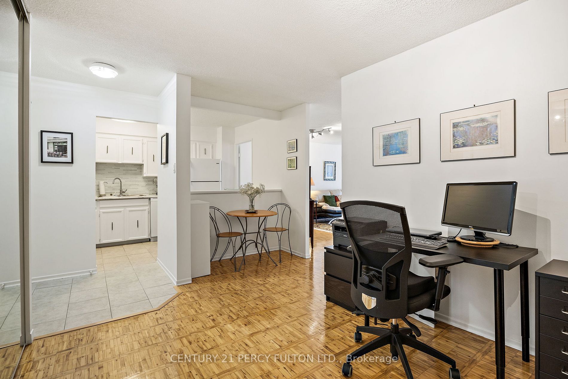 22 Shallmar Blvd, #605
