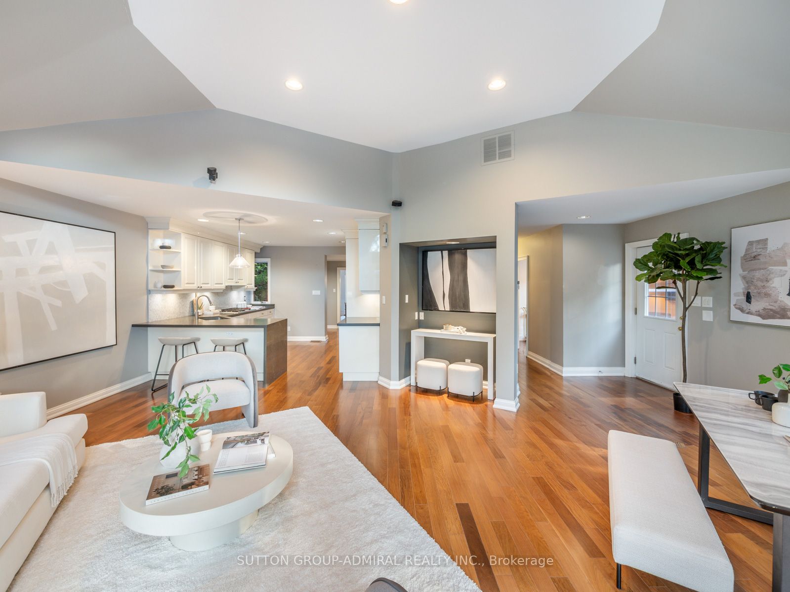216 Glencairn Ave