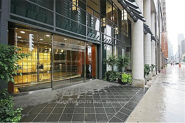 1121 Bay St, Toronto
