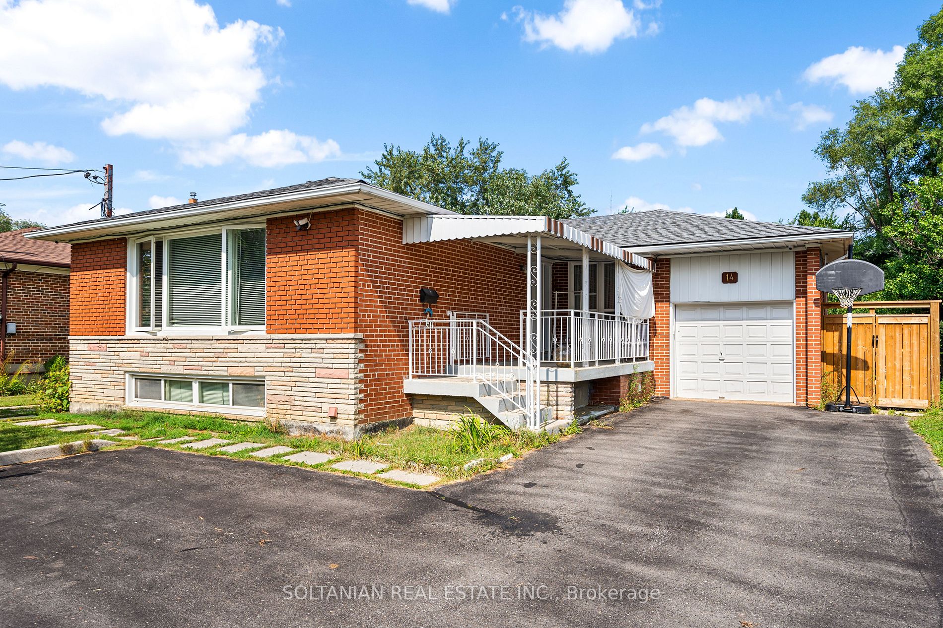 14 Dewlane Drive