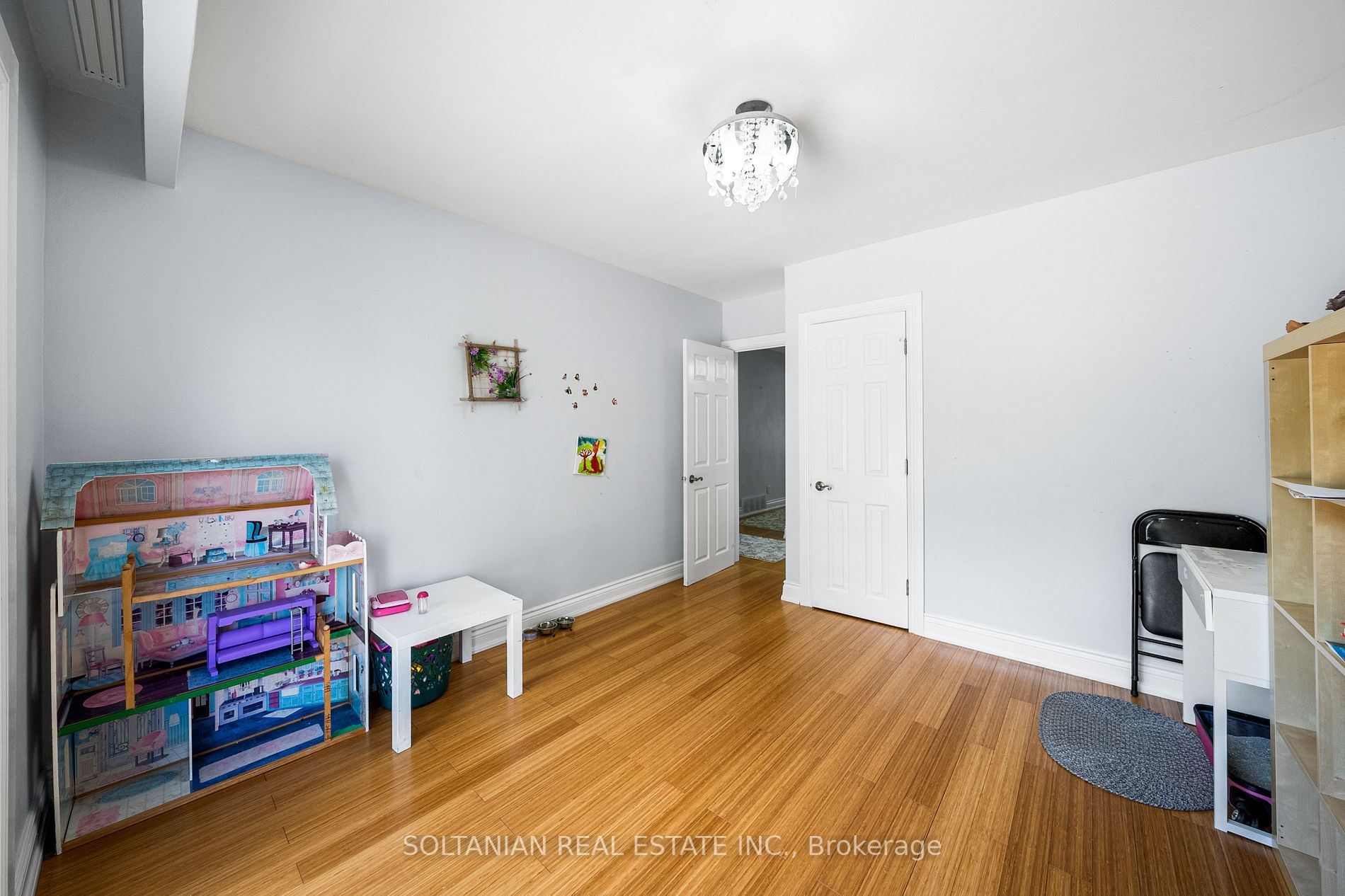 14 Dewlane Drive