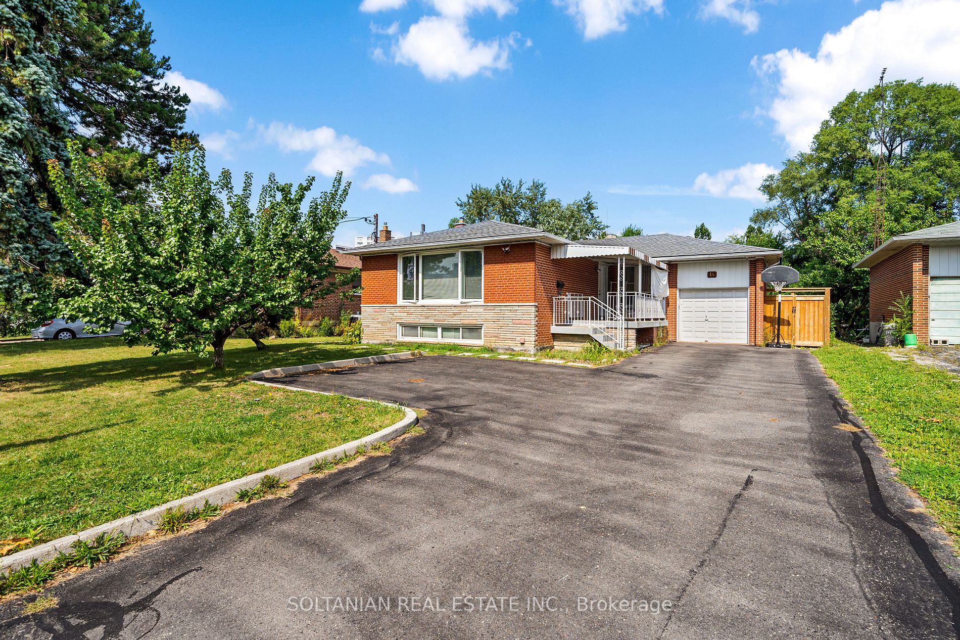 14 Dewlane Drive