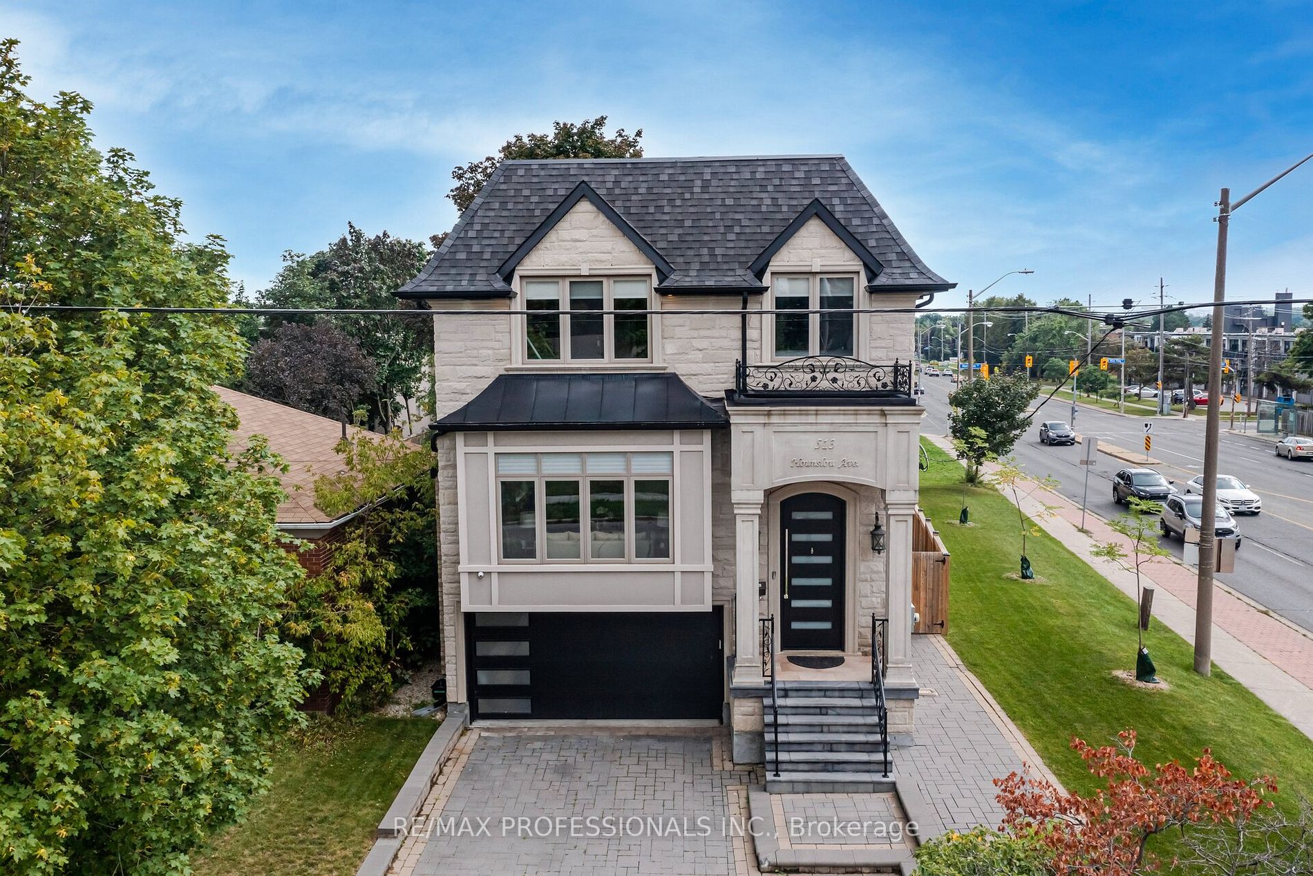 513 Hounslow Ave