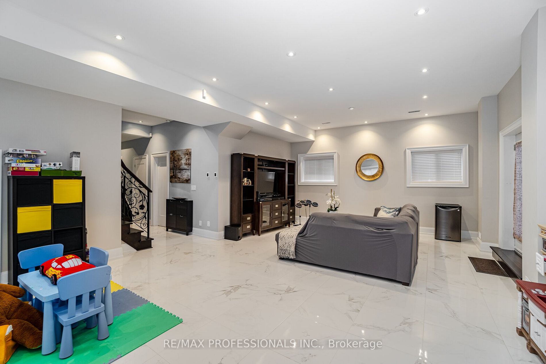 513 Hounslow Ave