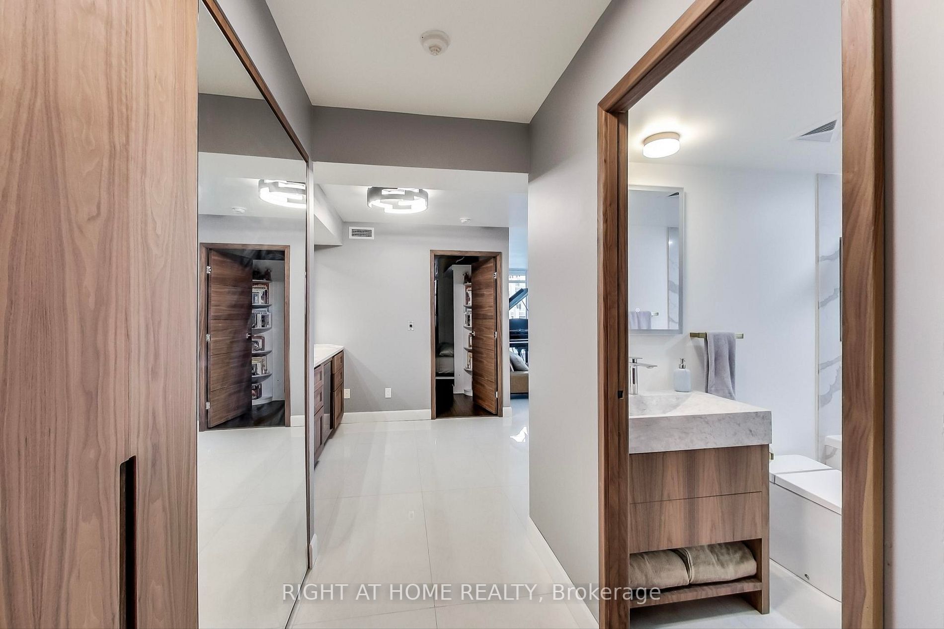 209 Fort York Blvd, #1471