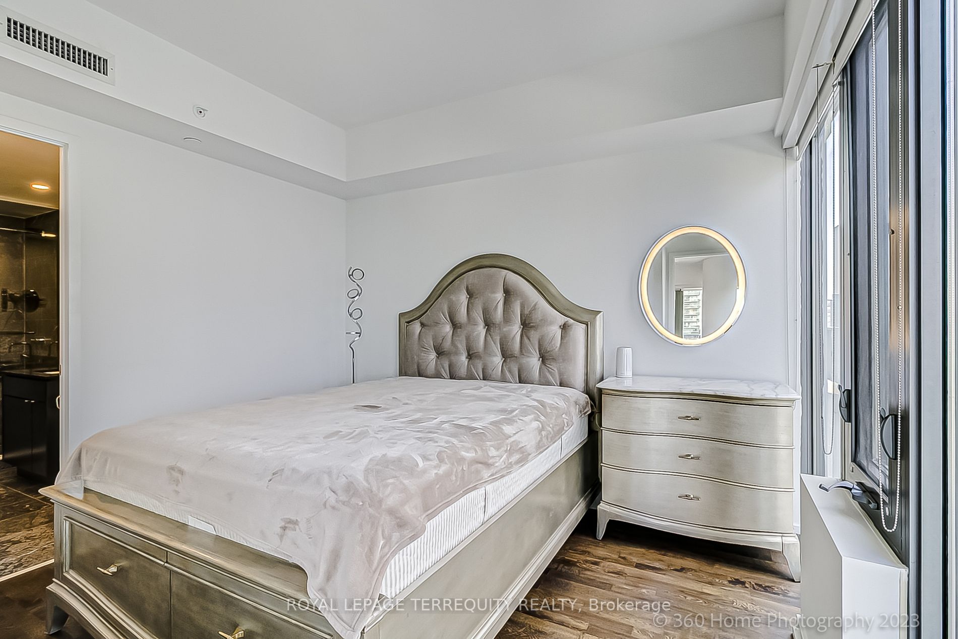 60 Colborne St, #2503