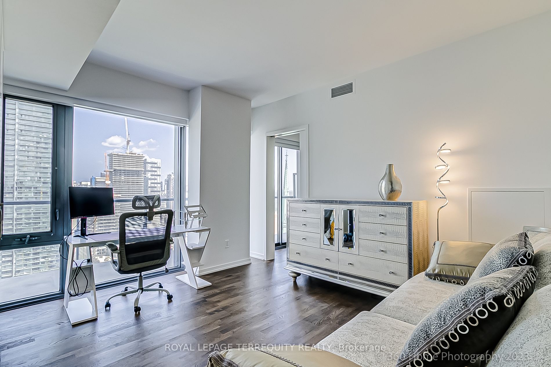 60 Colborne St, #2503