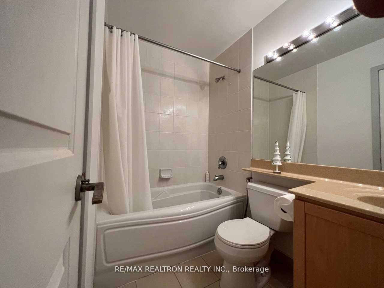 4968 Yonge St, #Ph203