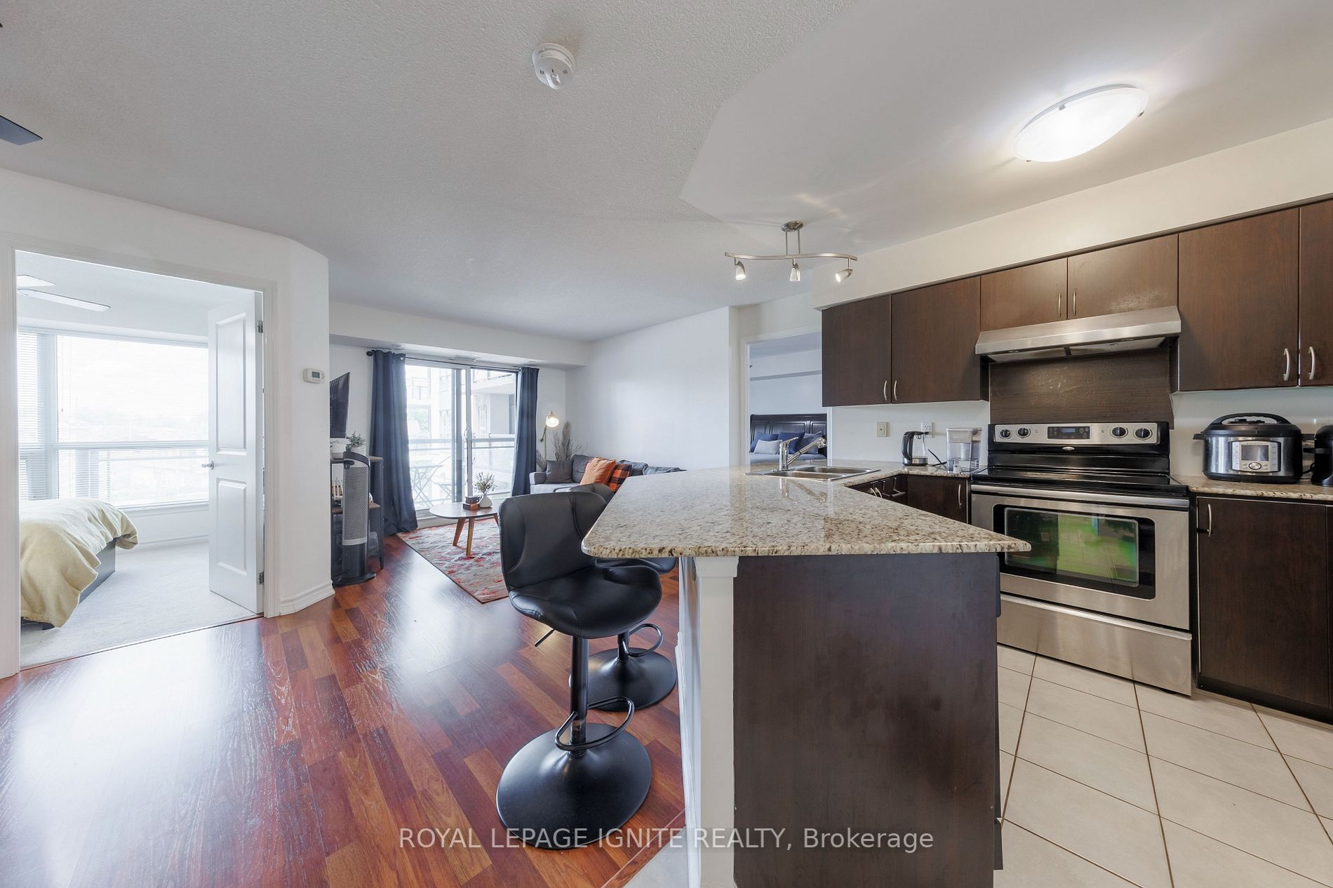 872 Sheppard Ave W, #218