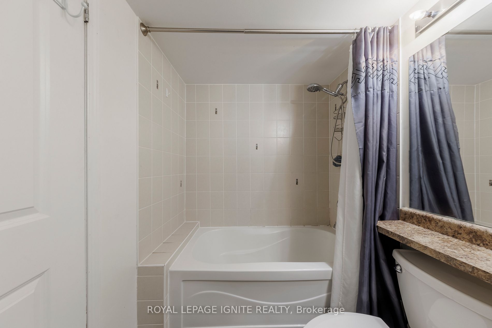872 Sheppard Ave W, #218