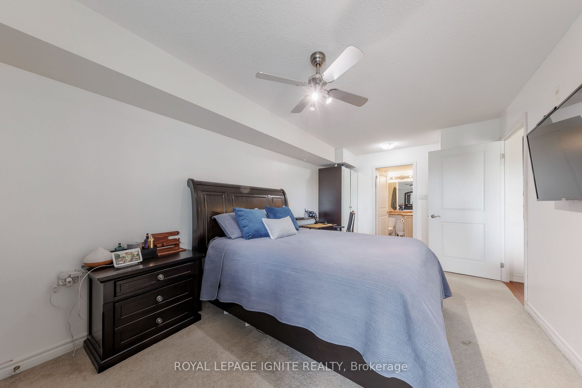 872 Sheppard Ave W, #218
