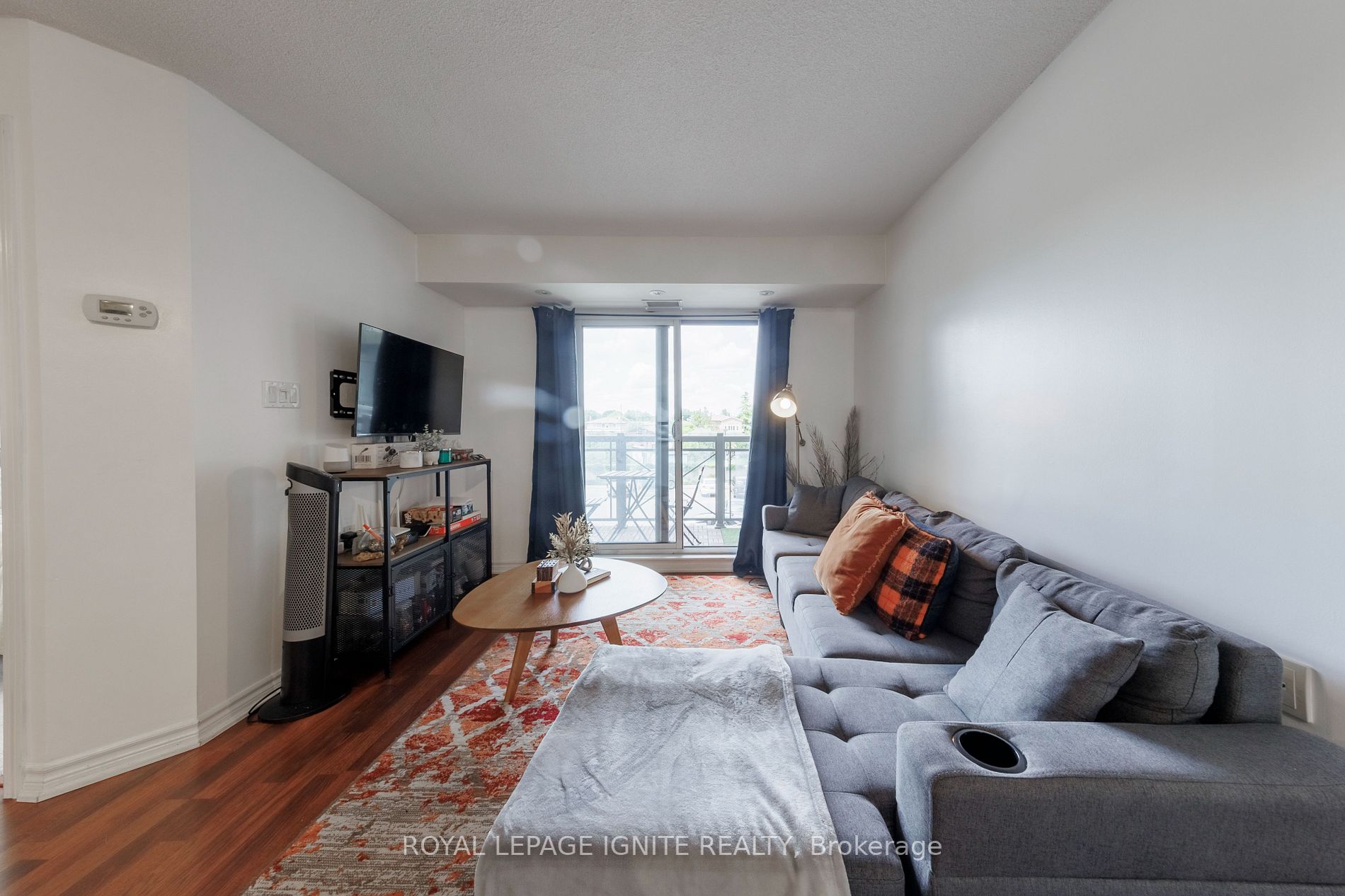872 Sheppard Ave W, #218