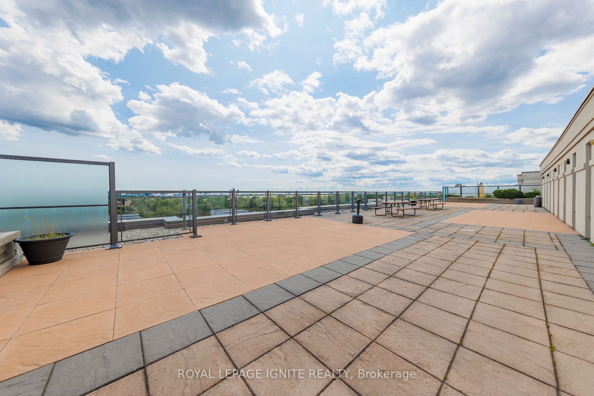 872 Sheppard Ave W, #218
