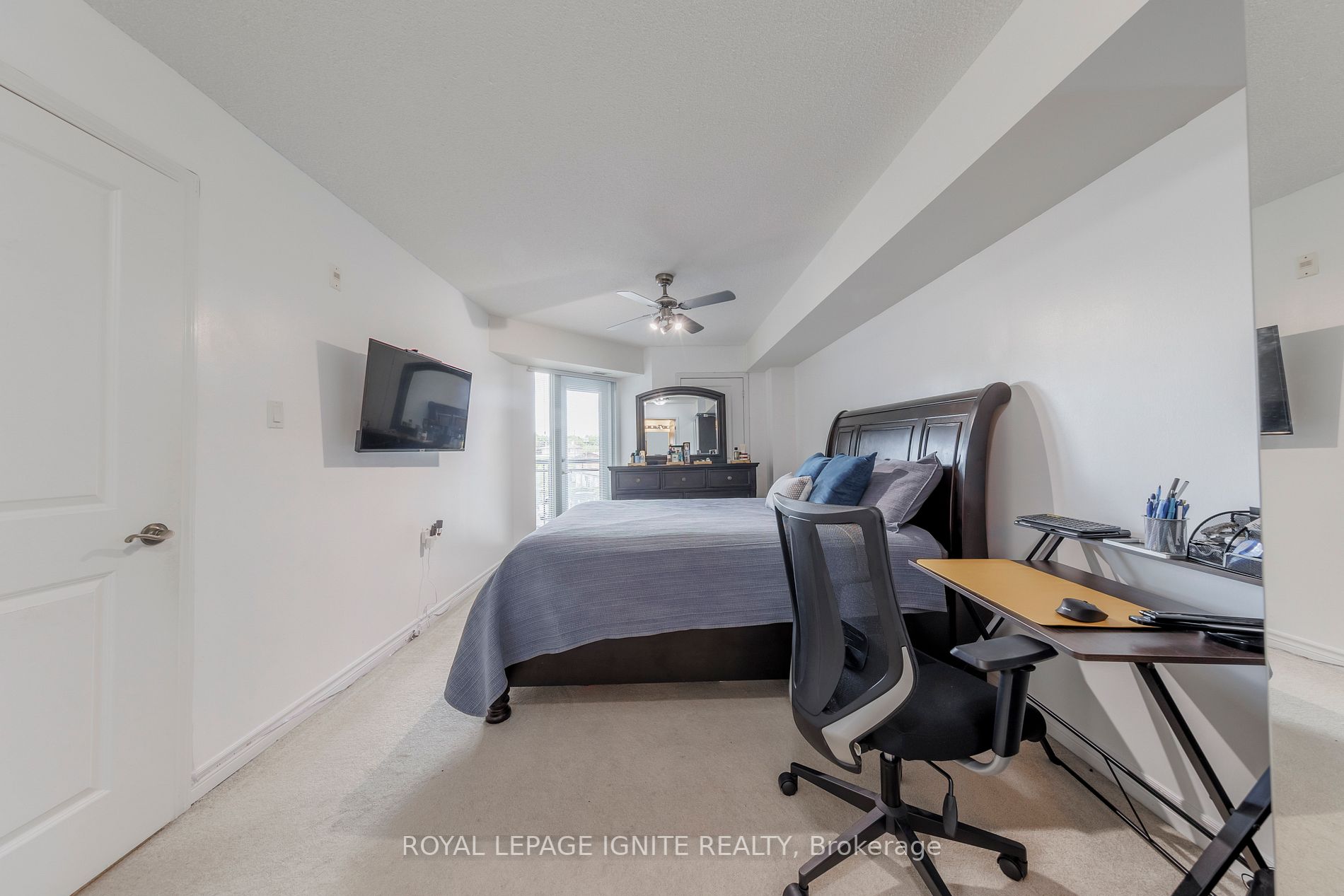 872 Sheppard Ave W, #218
