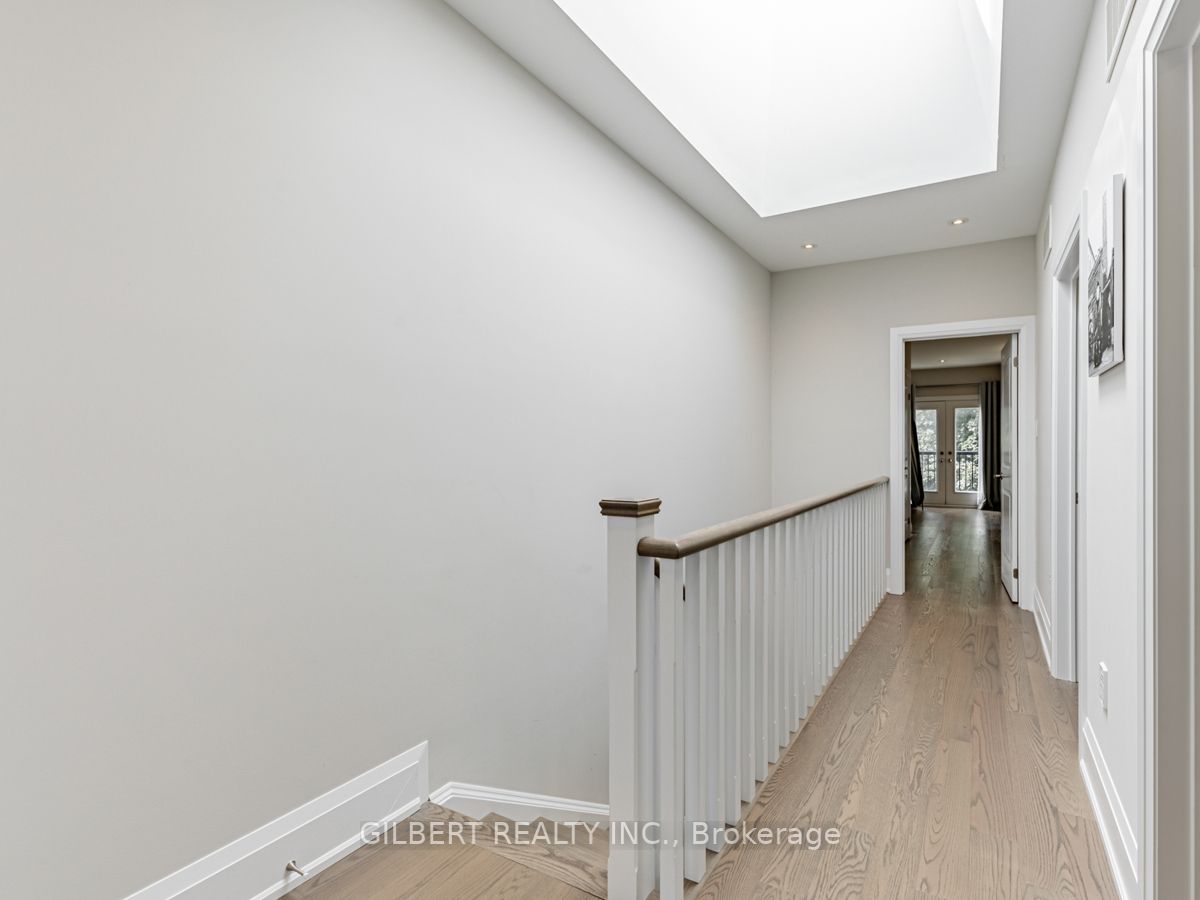 24 Carhartt St