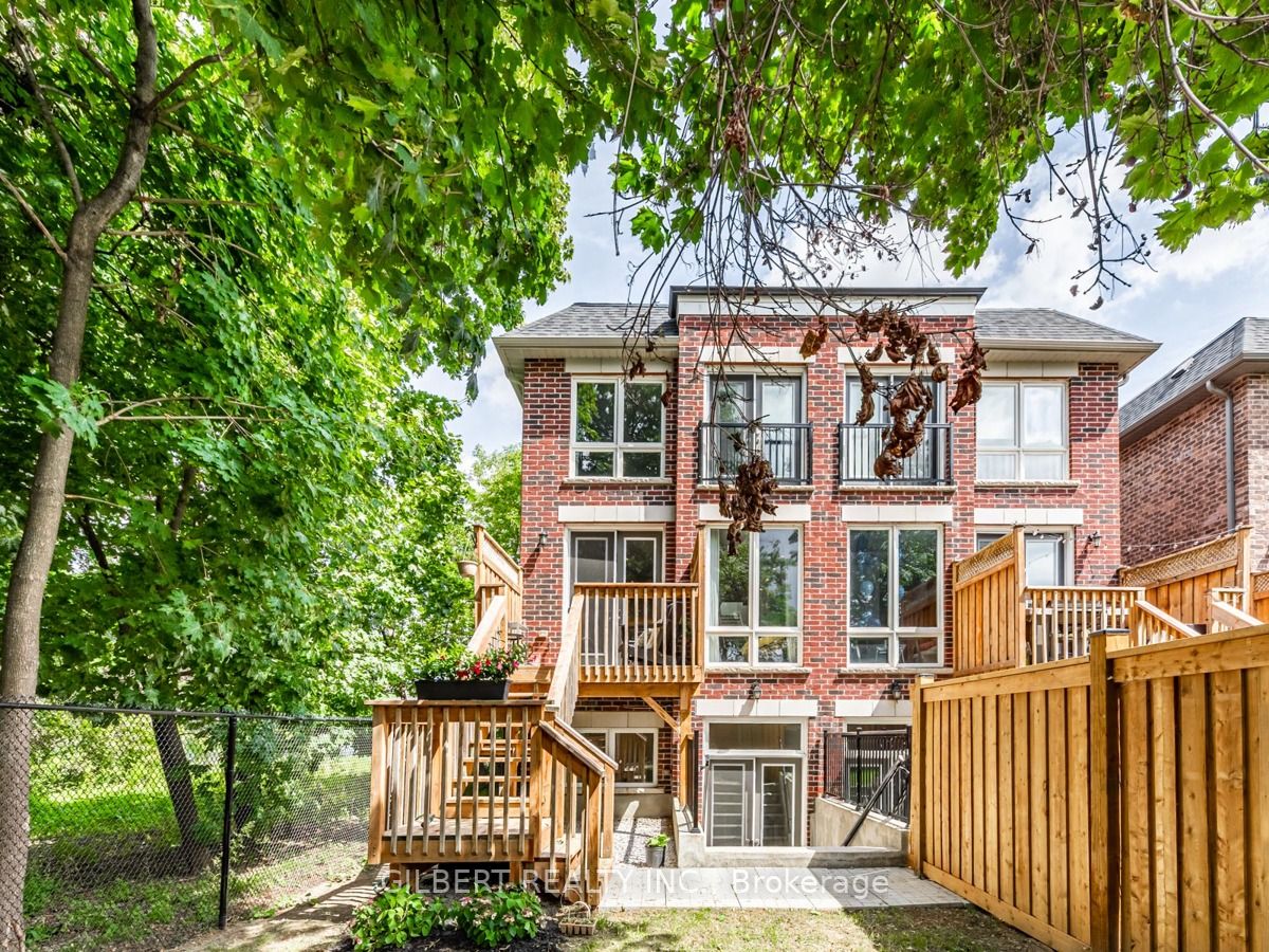 24 Carhartt St