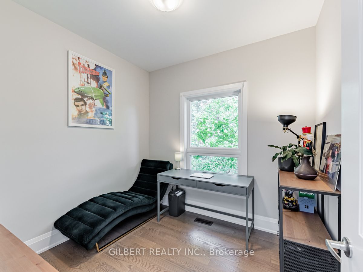 24 Carhartt St