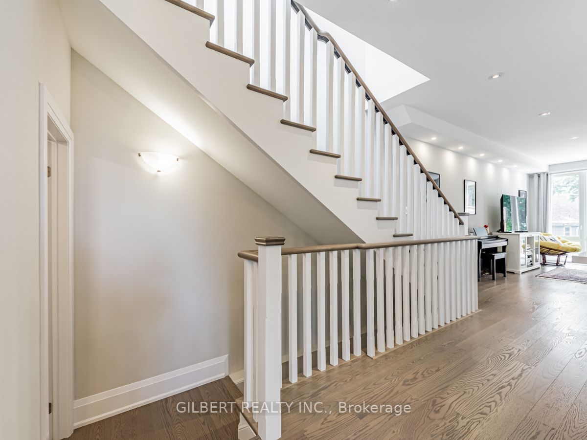 24 Carhartt St