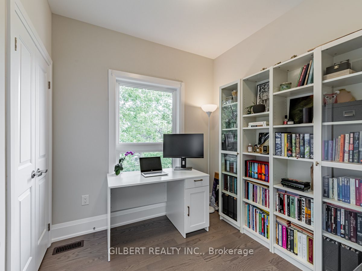 24 Carhartt St
