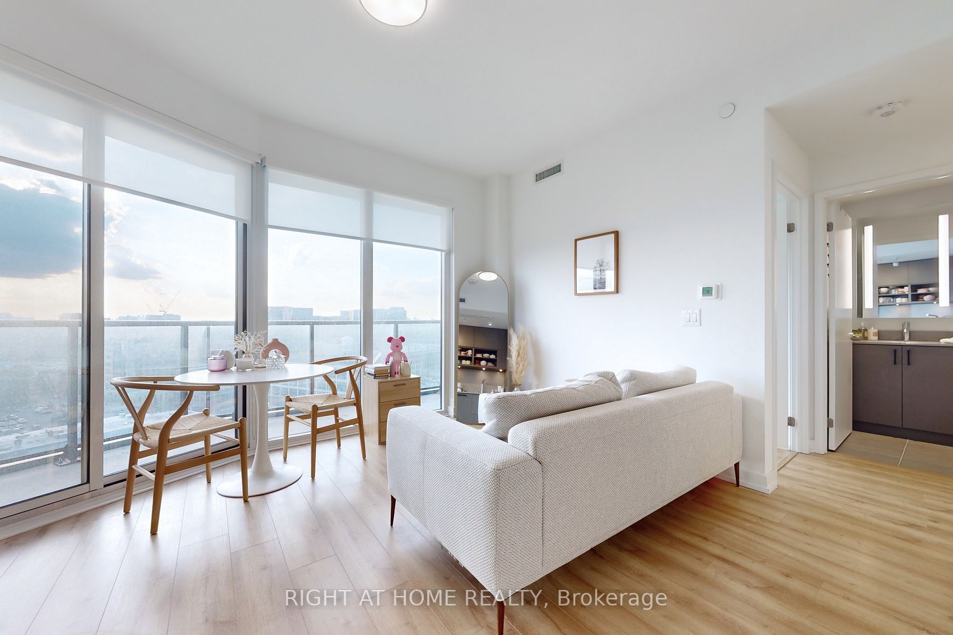 135 East Liberty St, #1304