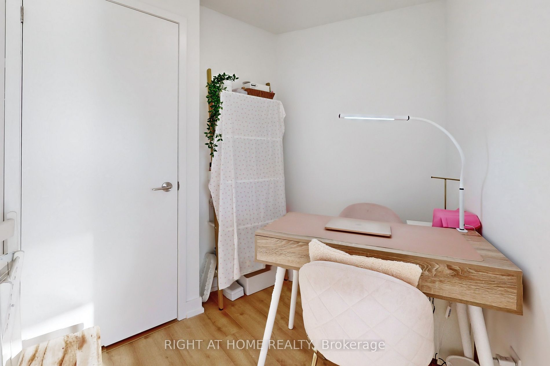 135 East Liberty St, #1304