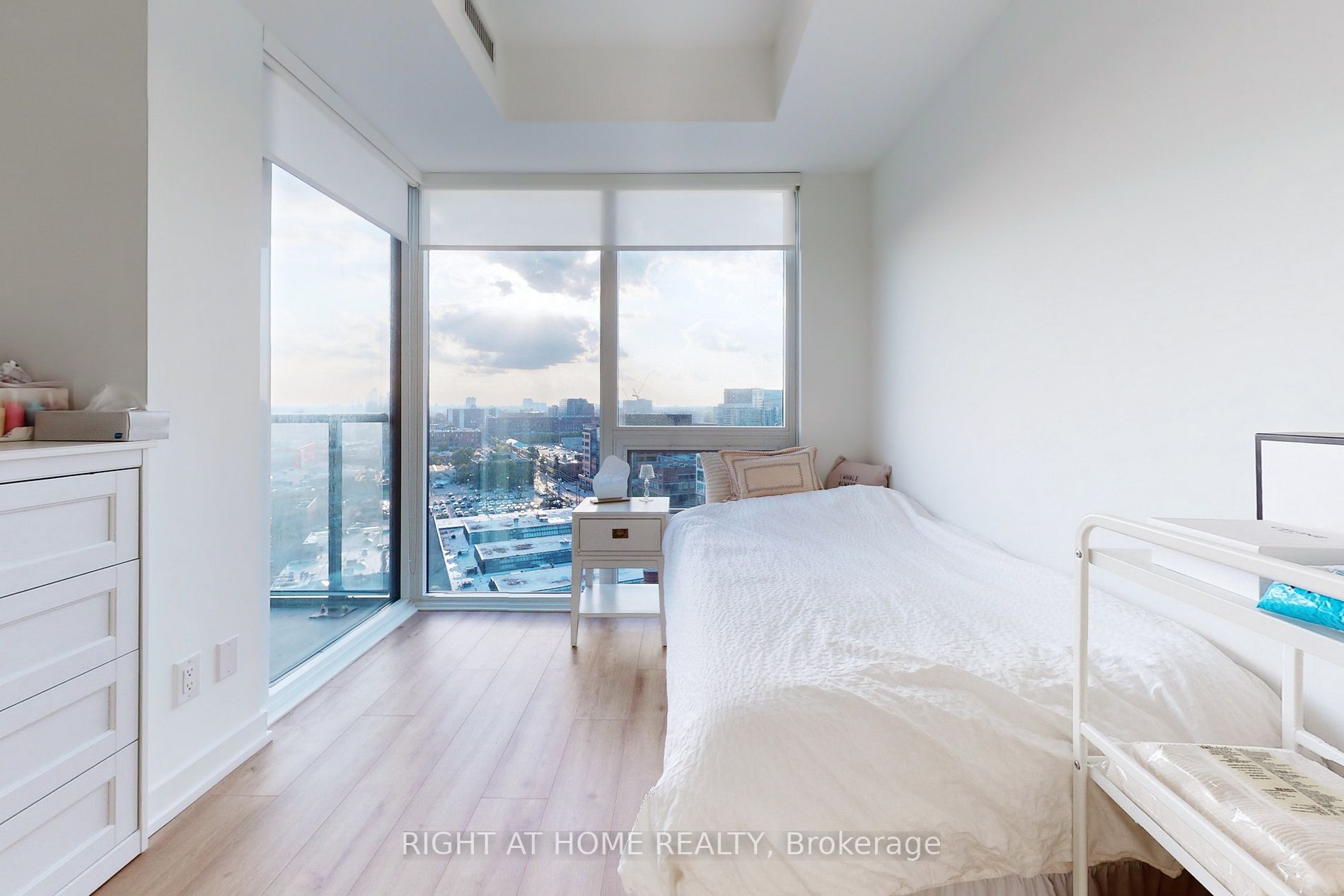 135 East Liberty St, #1304