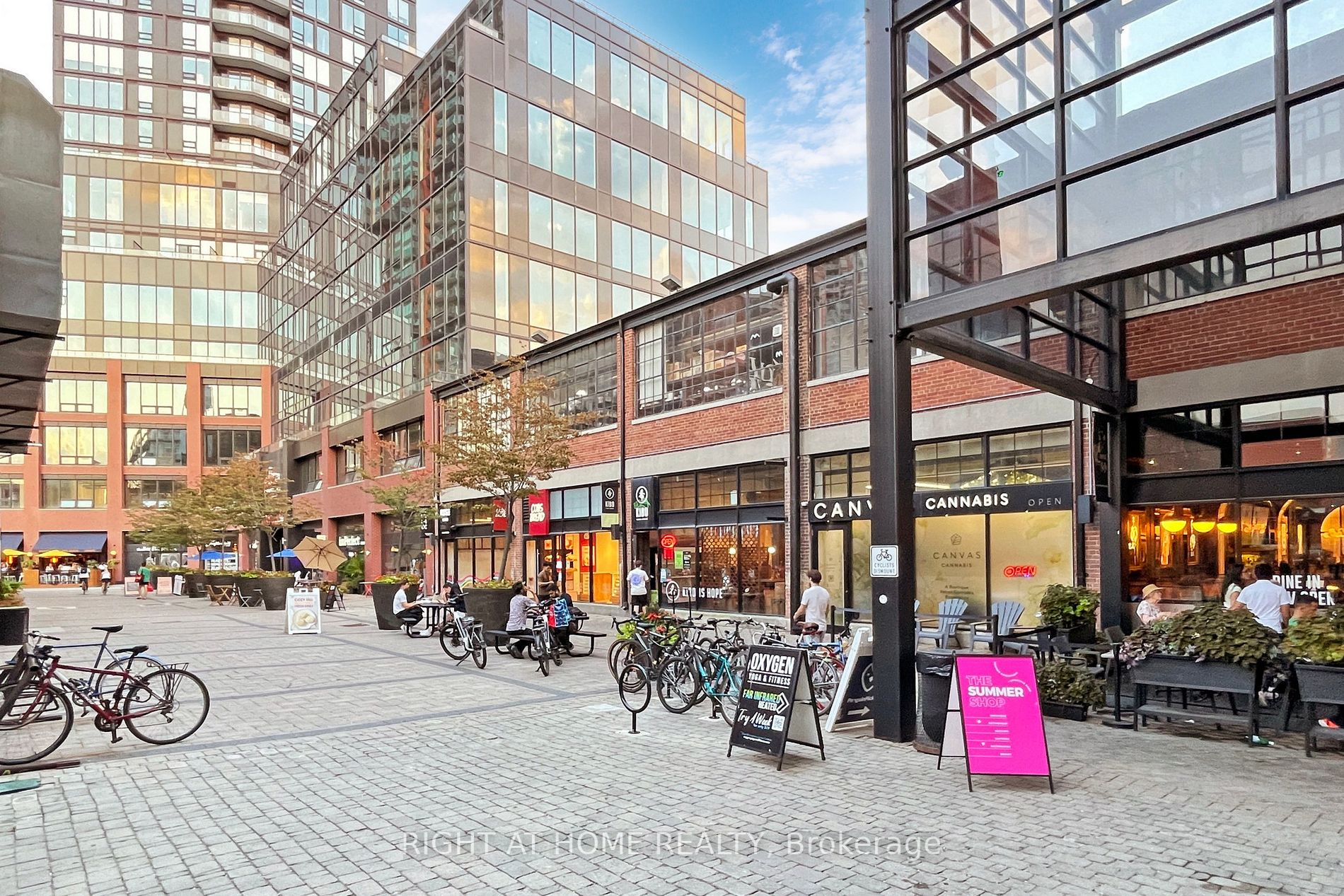 135 East Liberty St, #1304