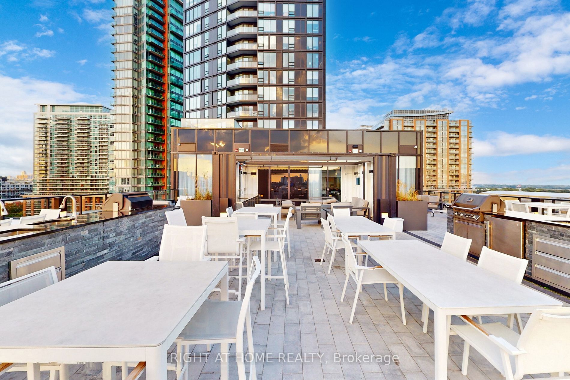 135 East Liberty St, #1304