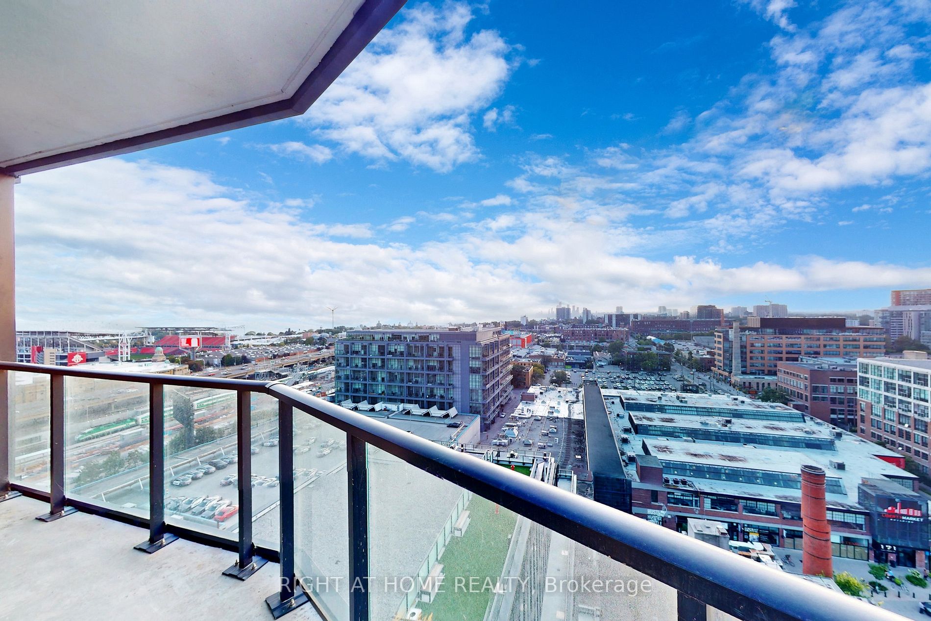 135 East Liberty St, #1304