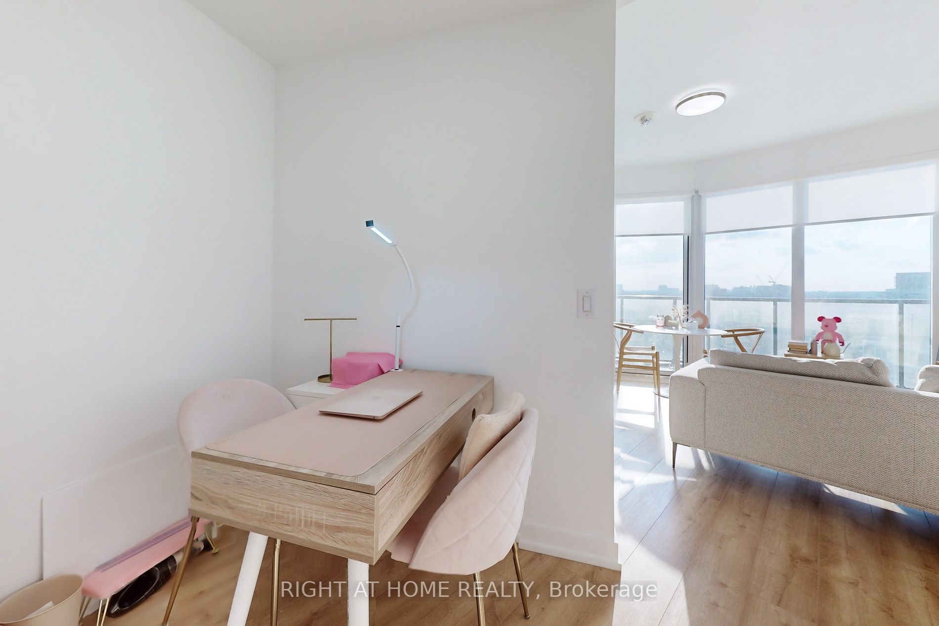 135 East Liberty St, #1304